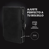 Billetera Slim Black LIMITED de diseño minimalista, color negro, con mecanismo de eyección para tarjetas, protección RFID y compartimento para billetes.

